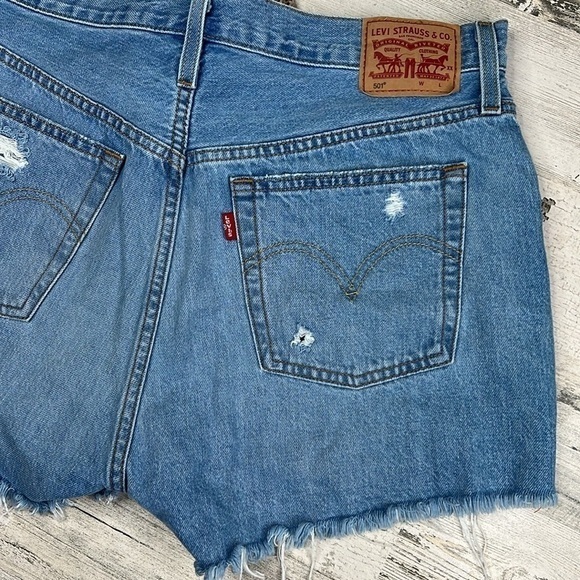 LEVI'S 501 Distressed Destroy Cut-off Jean Shorts Size 31 Button Fly Front Blue - Picture 11 of 17